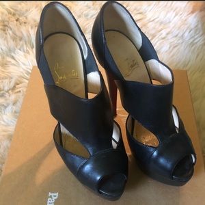Christian Louboutin  black leather heels 👠